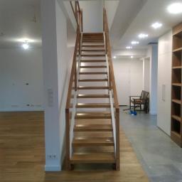 schody na konstrukcji drewnianej