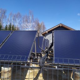 Nadzór wykonawczy nad instalacją solarnego podgrzewu wody basenowej i ciepłej wody użytkowej na potrzeby zaplecza.