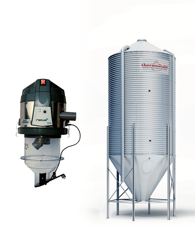 Dwa silosy: mały, czarny z przezroczystym zbiornikiem i duży, metalowy, żebrowany z napisem Thermostal, oba na białym tle.