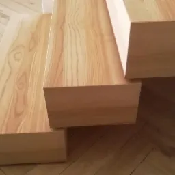Schody półkowe jesionowe