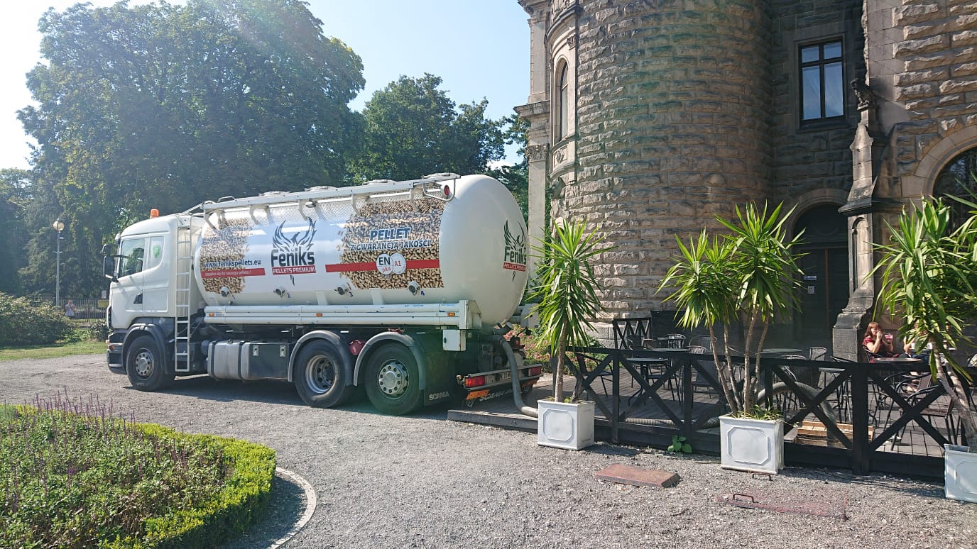 pellet Feniks luz, silos, cysterna