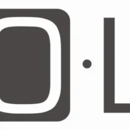 Logo firmy Pro-Led z napisem PRO w szarym zaokrąglonym prostokącie i LED z trzema kropkami: czerwoną, zieloną i niebieską nad literą D.