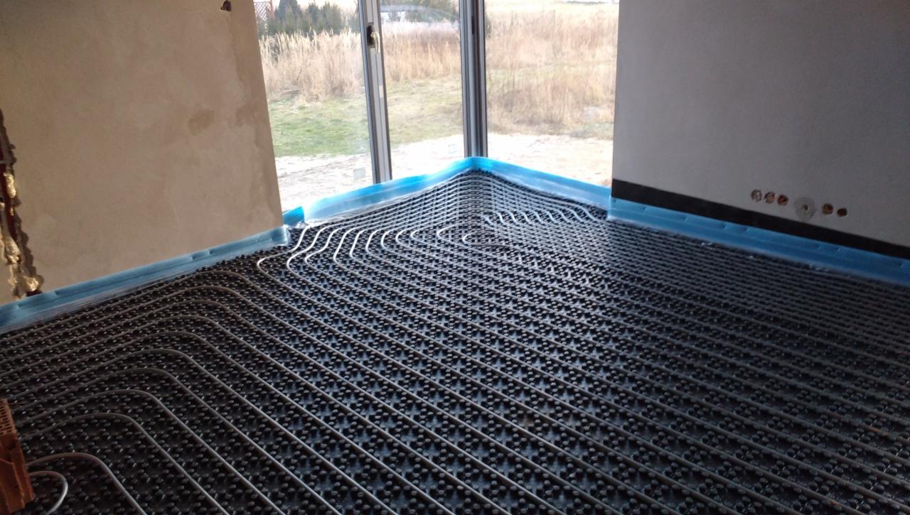 Ogrzewanie podłogowe.