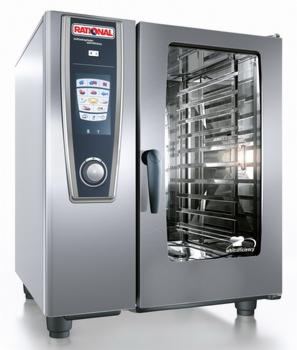 Profesjonalny piec konwekcyjno-parowy Rational z dotykowym panelem sterowania i ergonomicznym uchwytem, widoczny w całości na białym tle.