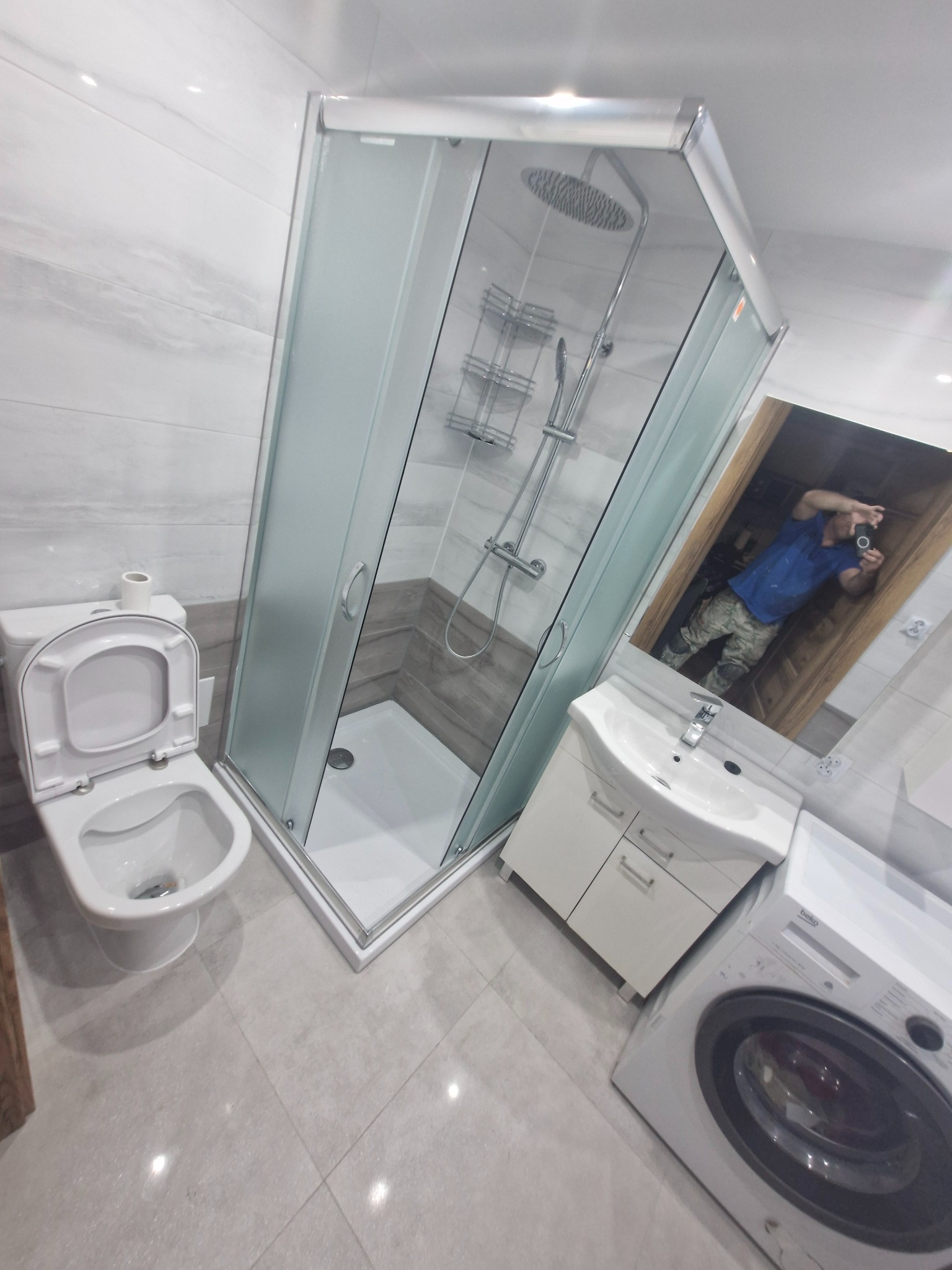 Układanie glazury remont łazienek od podstaw hydraulika elektryka sufity podwieszane