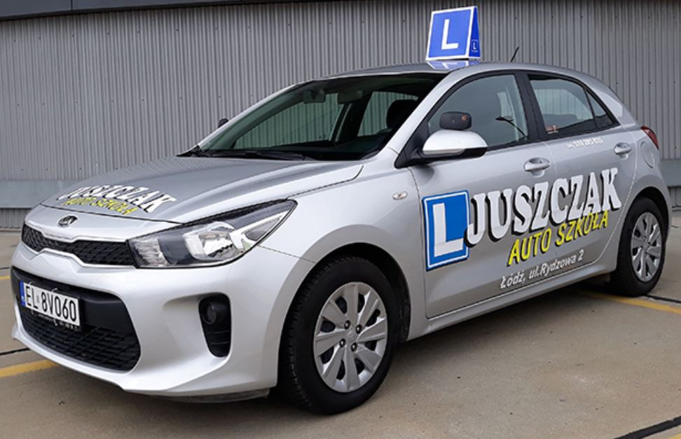 Samochód auto szkoły w Łodzi używany przy kursie na prawo jazdy kat. B