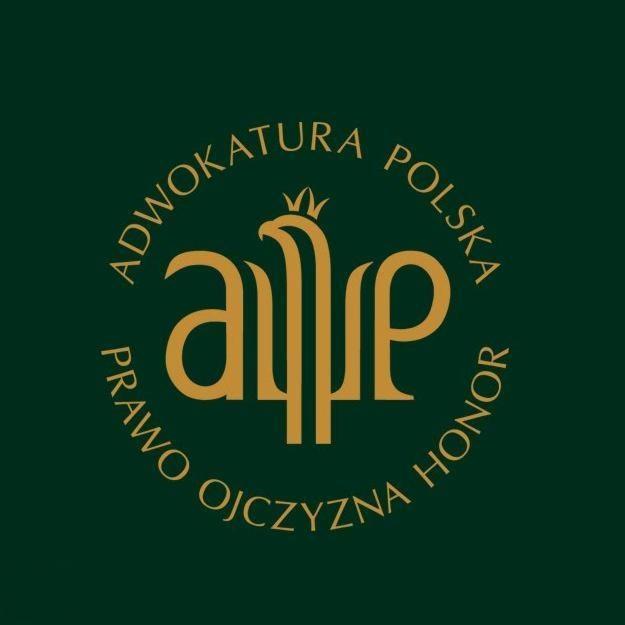 Złote logo Adwokatury Polskiej na ciemnozielonym tle, z napisem 'Prawo Ojczyzna Honor' otaczającym stylizowany wizerunek orła z koroną.