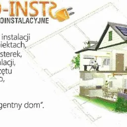 Grafika reklamowa firmy EL-KO-INST prezentująca przekrój domu z instalacjami elektrycznymi, panelami słonecznymi i listą oferowanych usług elektroinstalacyjnych.