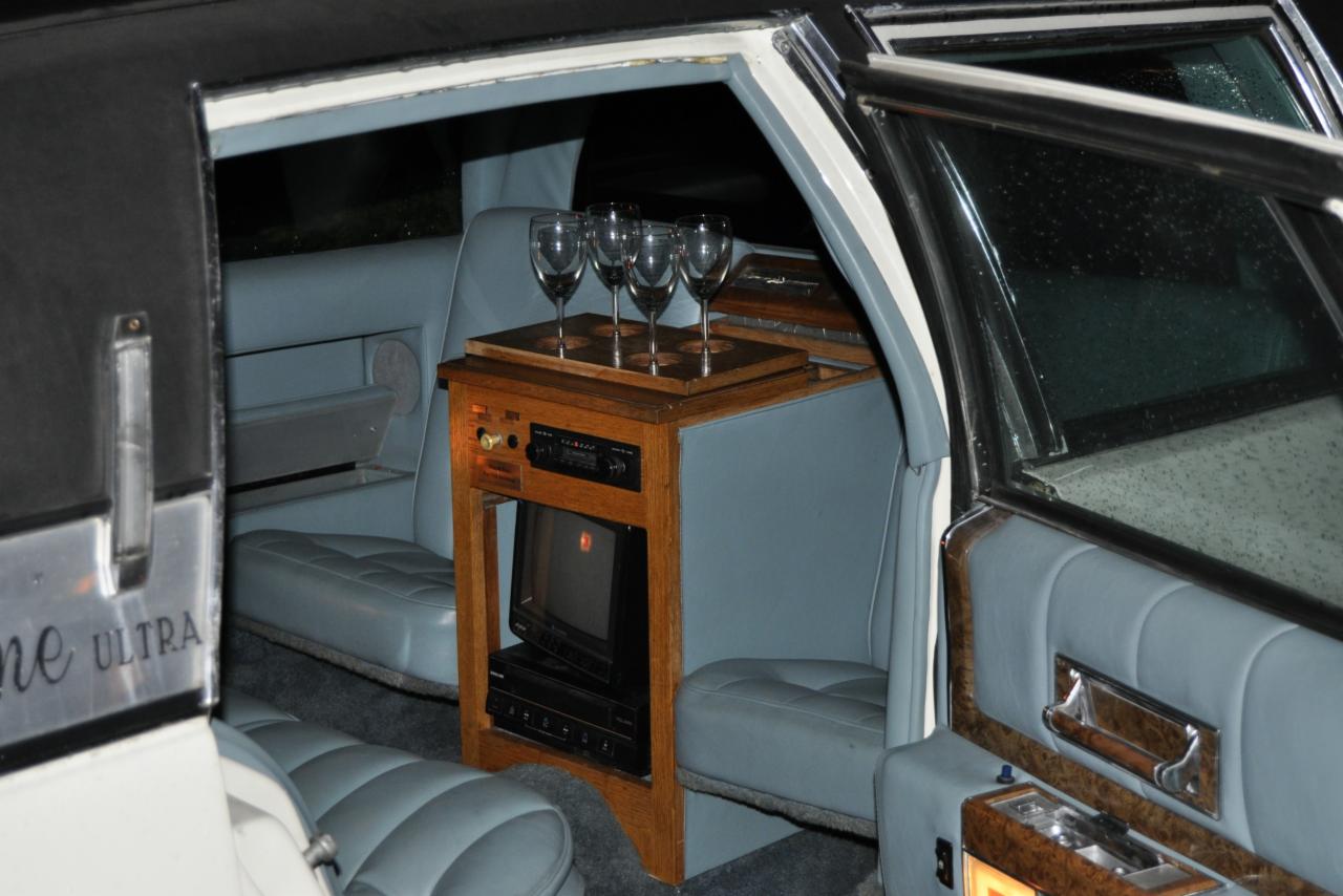 Środek Limuzyna Trójmiasto- drewniany barek - Cadi