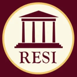 Logo RESI: Stylizowany budynek z kolumnami w kolorze bordowym, otoczony kremowym kołem z obwódką w kolorze złotym, na bordowym tle.