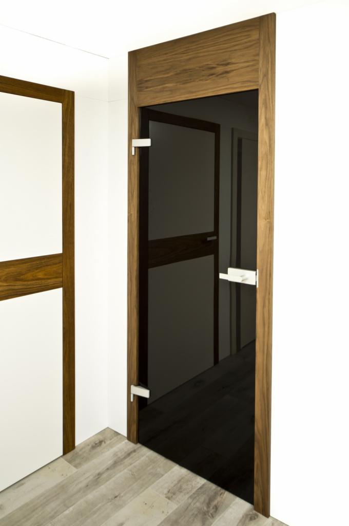 drzwi Ardago tafla czarna, ościeżnica orzech