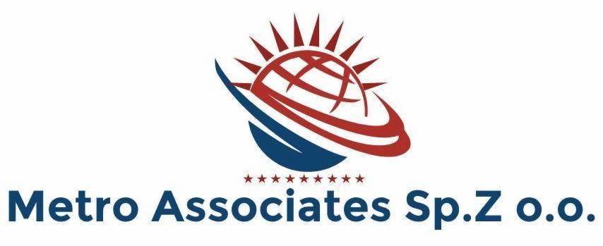 Logo firmy Metro Associates Sp.Z o.o. z grafiką stylizowanej kuli ziemskiej z promieniami i orbitami w kolorach czerwonym i niebieskim oraz rzędem gwiazd.