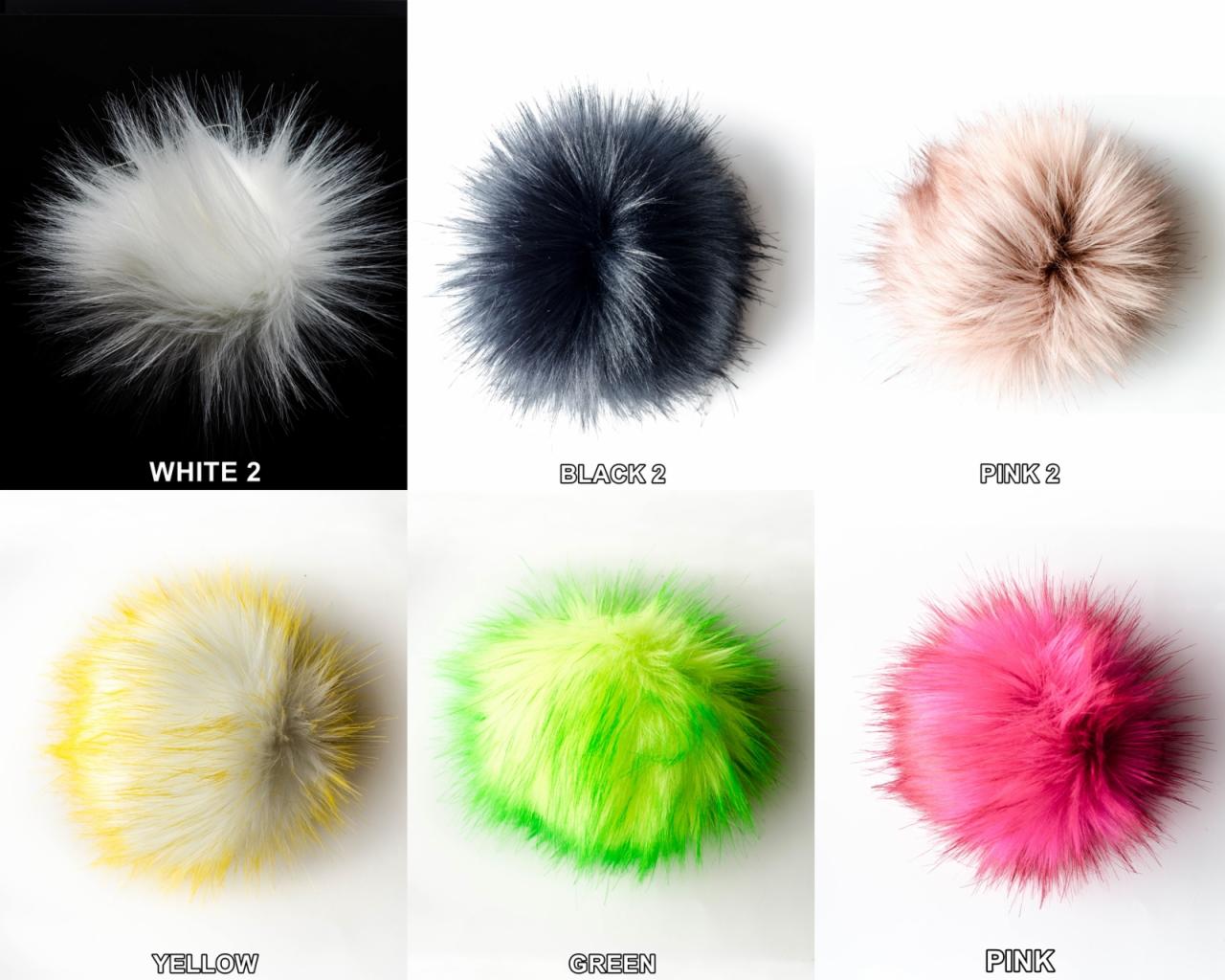 Pompony z lisa jenota do czapki