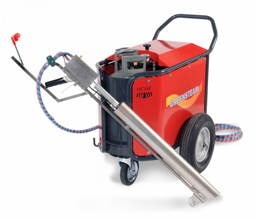 Profesjonalna maszyna do usuwania chwastów GreenSteam na kółkach, z lancą i butlą gazową, na białym tle. Sprzęt serwisowany, gotowy do pracy.