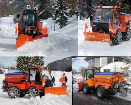Kompozycja czterech ujęć pomarańczowego pojazdu do odśnieżania w zimowym krajobrazie, z detalami ośnieżonych drzew i gór w tle.