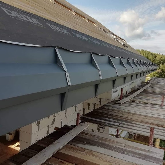 Okap z rynna pod rąbek