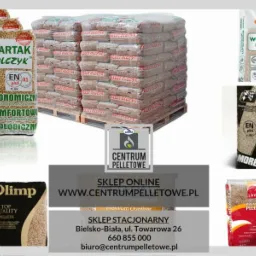 Zestawienie worków i palet z pelletem różnych producentów, w tym worki z oznaczeniami jakości ENplus A1 i DINplus, prezentowane na neutralnym tle z danymi kontaktowymi sklepu internetowego.