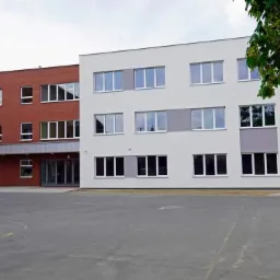 Wykonawca instalacji elektrycznych,alarmowych, ppoż, niskie prądy - Szkoła w Chomęcicach gm. Komorniki