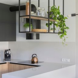 Salon z kuchnią mieszkanie z antresolą