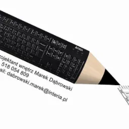 Kreatywna wizytówka projektanta wnętrz: ołówek z klawiatury komputerowej rysuje plan mieszkania, kontakt: projektant wnętrz Marek Dąbrowski, tel. 518 054 809, e-mail: dabrowski.marek@interia.pl.