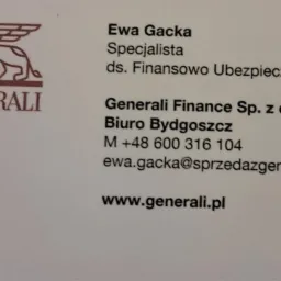 Wizytówka Ewy Gackiej, specjalisty ds. finansowo-ubezpieczeniowych w Generali Finance Sp. z o.o. z biurem w Bydgoszczy, zawierająca logo firmy z lwem i budynkiem, numer telefonu oraz adres e-mail.