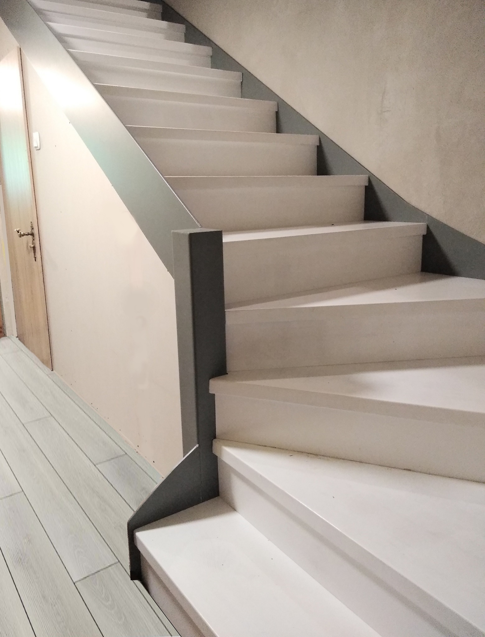 Schody wewnętrzne stopnie buk