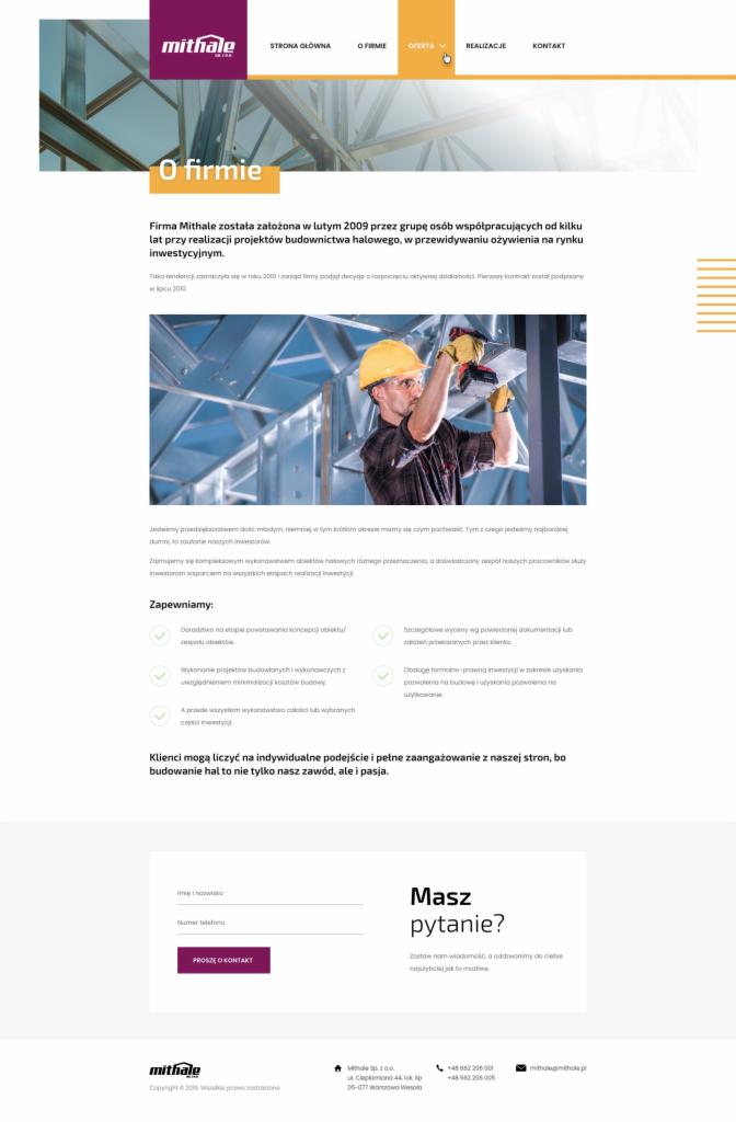 Strona internetowa firmy budowlanej Mithale z pracownikiem w kasku wykonującym montaż konstrukcji stalowej w hali.