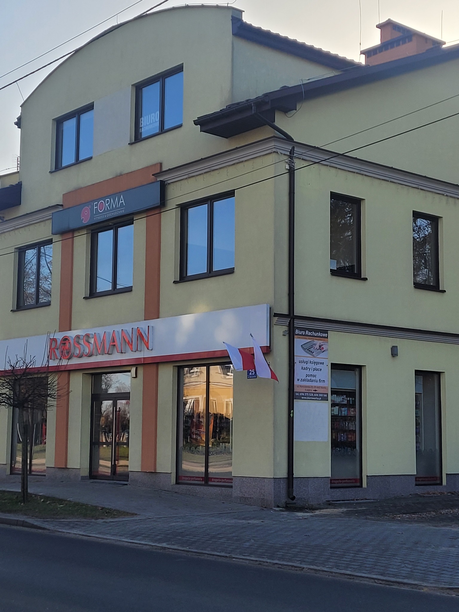 Nasza siedziba II piętro ul. Warszawska 25, 05-660 Warka