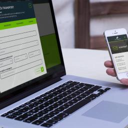 Studio Websteady - Formularz zapytania o transport na stronie internetowej wyświetlony na laptopie, obok telefon z wersją mobilną strony firmy logistycznej.