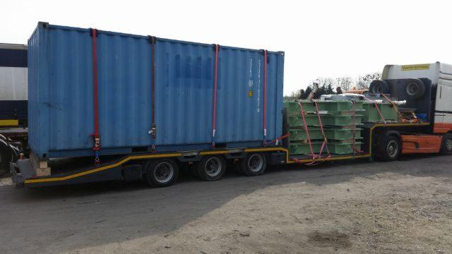 transport domków kontenerów pojemników