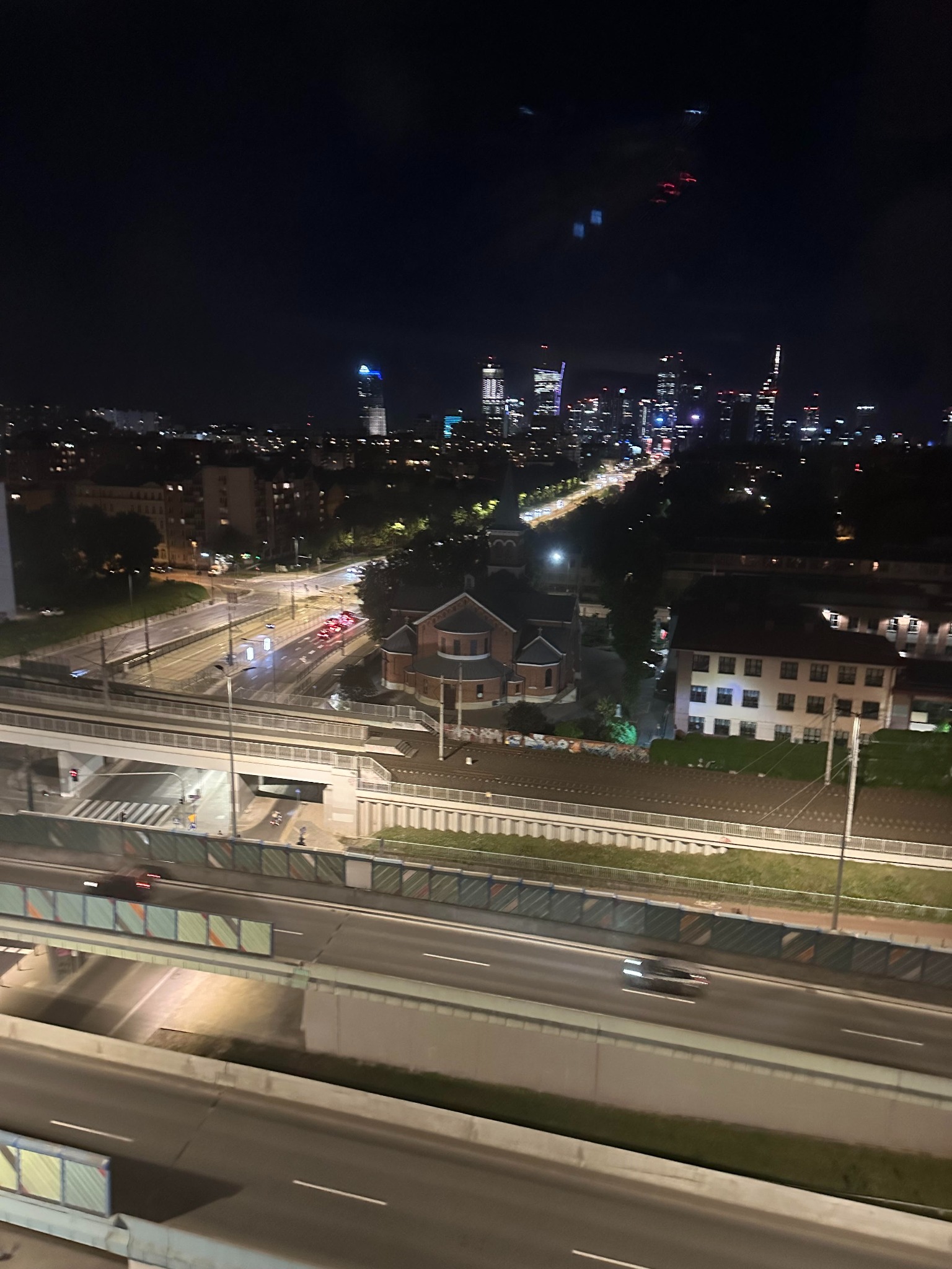 Widok na Warszawę zachwyca i NIE rozprasza od księgowości.