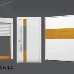 Kompilacja wizualizacji: roleta zewnętrzna z lamelami, białe drzwi wewnętrzne z drewnianymi akcentami i segmentowa brama garażowa z poziomym panelem w kolorze drewna na szarym tle.