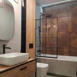  łazienka- loftowa zabudowa