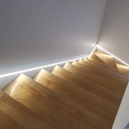 Oświetlenie schodów 