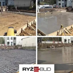 Montaż szalunków i wylewanie betonu na fundamentach budynku, widok z różnych etapów prac, z umieszczonym logo firmy budowlanej w dolnej części.