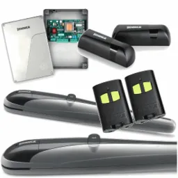 Zestaw automatyki do bram marki Beninca: centrala sterująca z obudową, fotokomórki, dwa siłowniki oraz dwa piloty zdalnego sterowania, na białym tle.