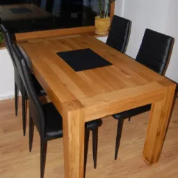 Stół dębowy pogrubiony