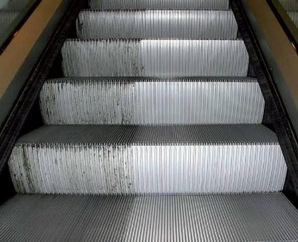 Czyszczenie schodów ruchomych