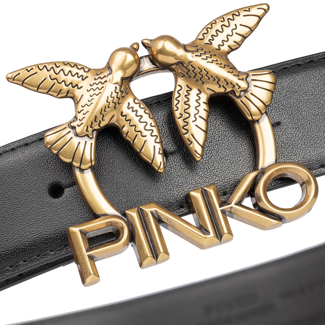 Czarny skórzany pasek z metalową klamrą w kształcie dwóch złotych ptaków i napisu PINKO.
