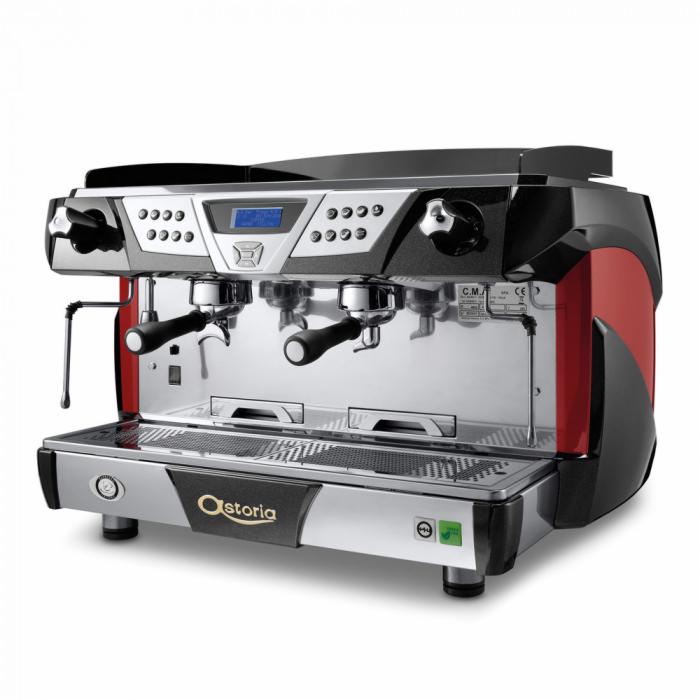 Profesjonalny, dwugrupowy ekspres do kawy Astoria, z czerwonymi bokami i srebrnym wykończeniem, widoczne portafiltry i wyświetlacz.
