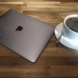 Zapraszam na kawę - omówmy Twoje potrzeby, a ja znajdę dopasowane do nich rozwiązanie.