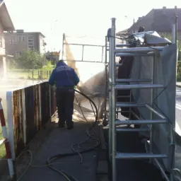 Oczyszczanie oraz malowanie balustrad mostowych