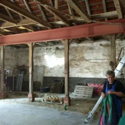 Przebudowa konstrukcyjna, zmiana funkcji budynku