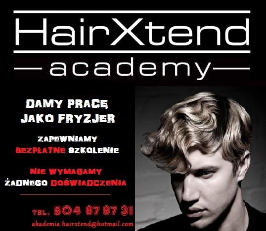 Reklama szkoły fryzjerskiej HairXtend Academy z blond modelem o falowanych włosach w stylu retro na czarnym tle.