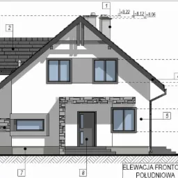 Rzut elewacji frontowej południowej domu jednorodzinnego z zaznaczonymi wymiarami i poziomami, prezentujący bryłę budynku, rozmieszczenie okien, drzwi i elementów wykończeniowych.