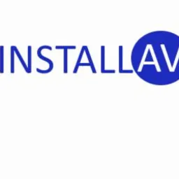 Niebieskie logo firmy InstallAV z nazwą i okręgiem.