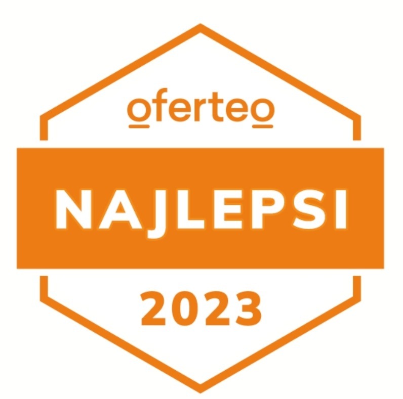 Pomarańczowa odznaka Oferteo z napisem 'Najlepsi 2023' w geometrycznym kształcie.