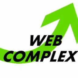 Logo firmy Web Complex z zieloną strzałką skierowaną w górę, symbolizującą wzrost, na białym tle.