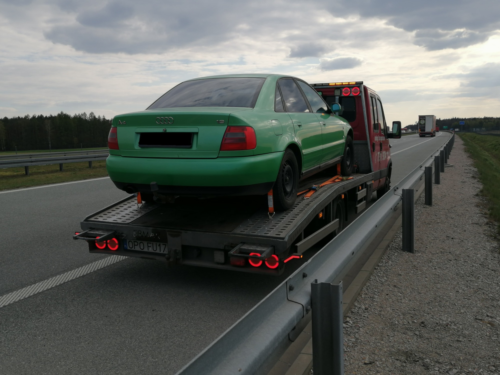 Speed-Trams Pomoc drogowa Zduńska Wola. Holowanie Laweta