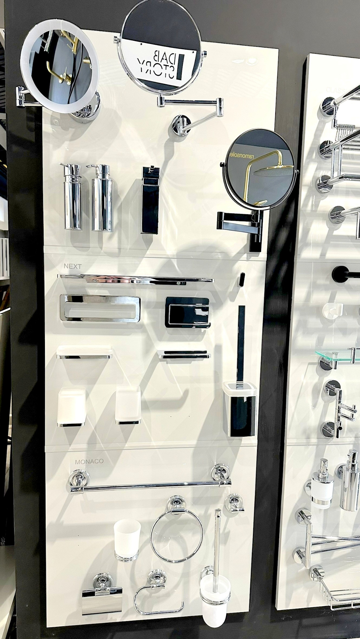 Armatura łazienkowa, uchwyty do łazienki, wyposażenie łazienek, akcesoria do łazienki